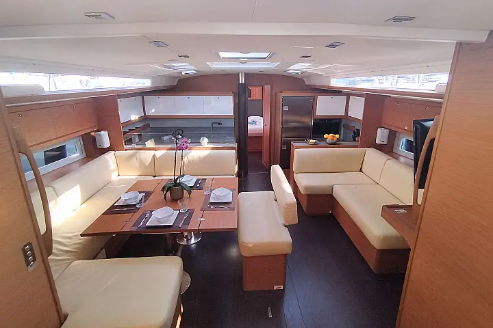 Dufour 530 Owner's version - 