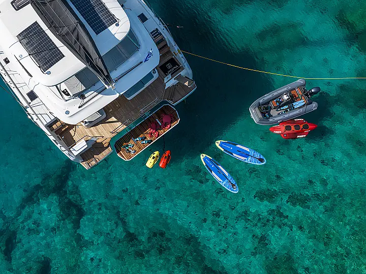 Lagoon 55 - External image