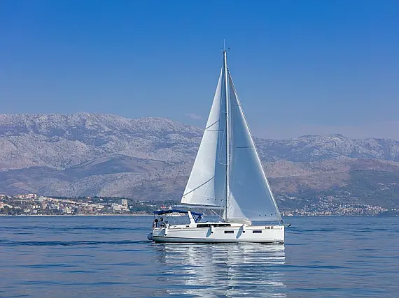 Beneteau Oceanis 38.1