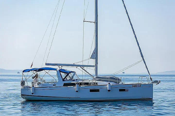 Beneteau Oceanis 38.1 - 