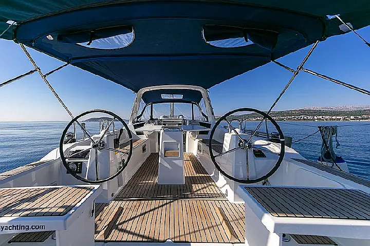 Beneteau Oceanis 38.1 - 
