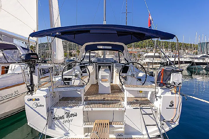 Beneteau Oceanis 38.1 - 