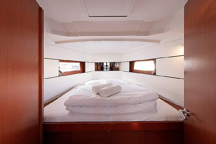 Beneteau Oceanis 38.1 - 
