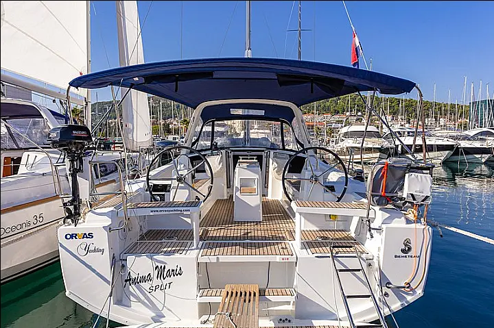 Beneteau Oceanis 38.1 - 