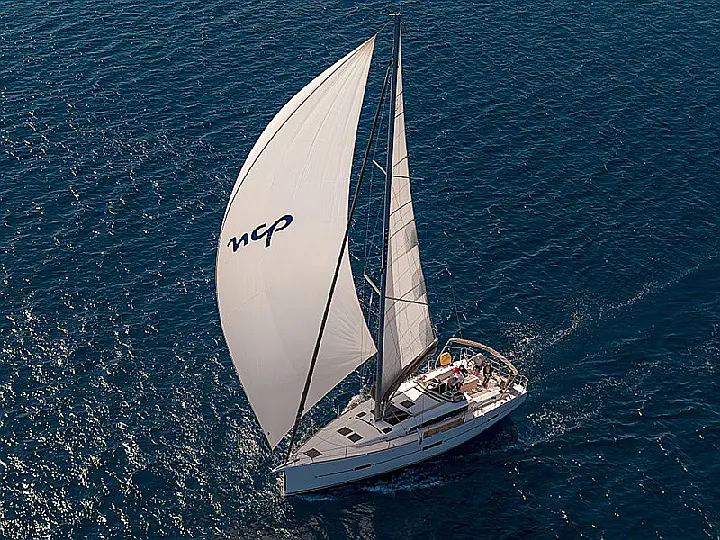 Dufour 460  - External image