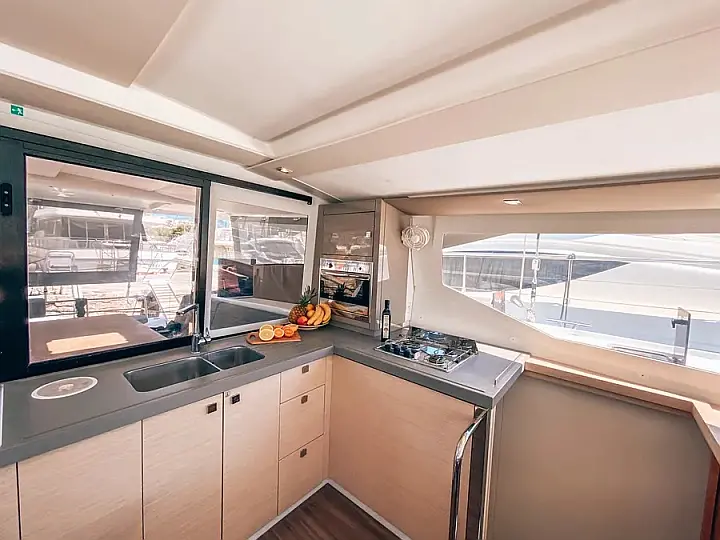 Lucia 40 - 