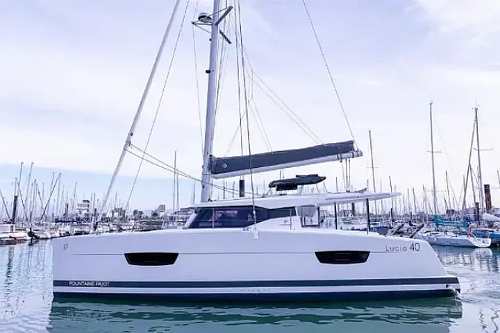 Lucia 40 - 