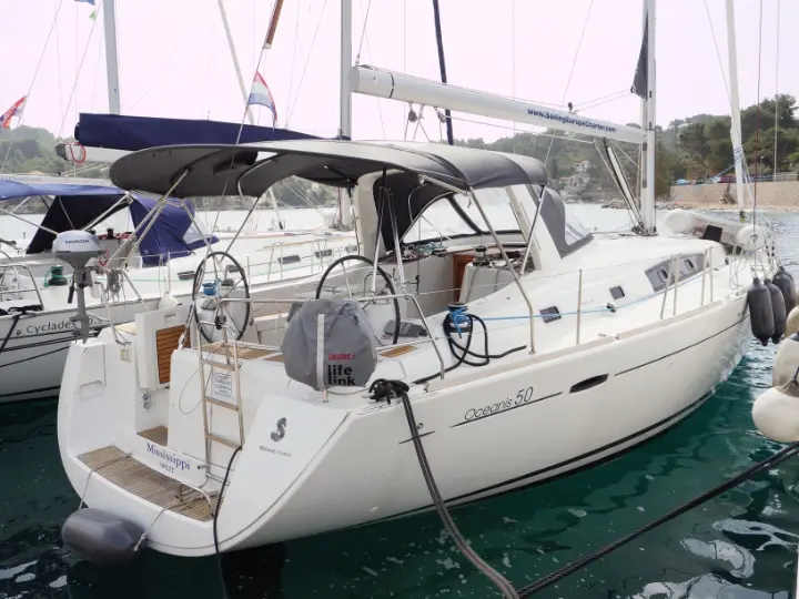 Oceanis 50 Family - Exterior (photo taken 2019)