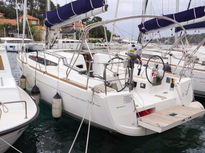 Sun Odyssey 349 - Exterior (photo taken 2019)