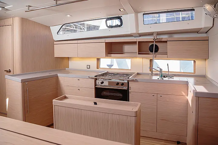 Oceanis 46.1 - cucina