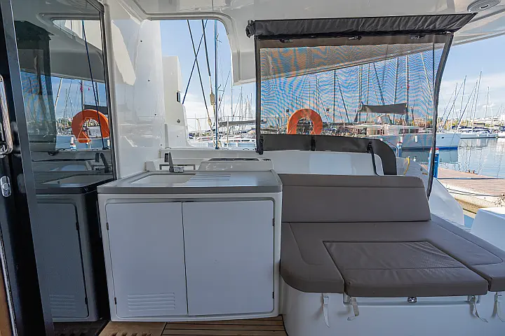 Lagoon 50 (6 cabs) -  Skippered - 