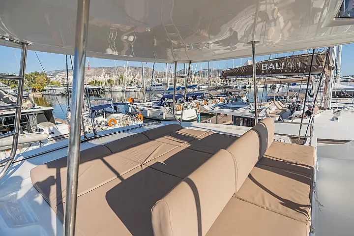 Lagoon 50 (6 cabs) -  Skippered - 