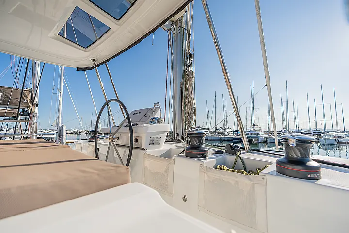 Lagoon 50 (6 cabs) -  Skippered - 