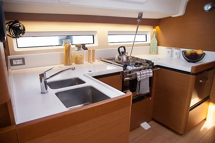 Sun Odyssey 490 4 cabins - 