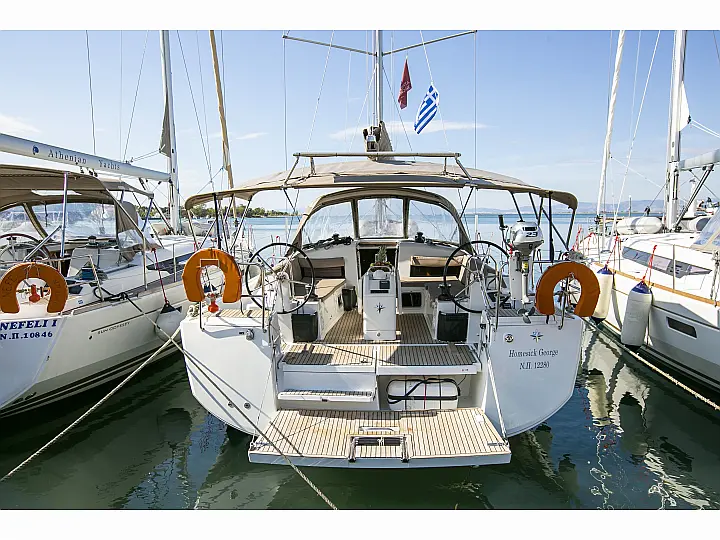 Sun Odyssey 440 - External image