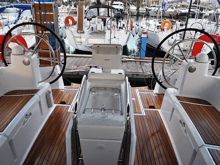 Sun Odyssey 519 - 