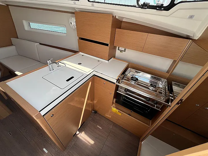Sun Odyssey 350 - 