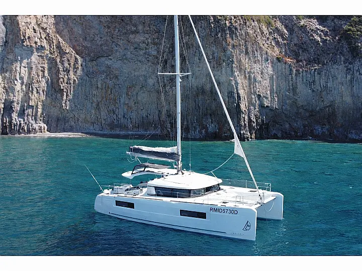 Lagoon 40 - External image