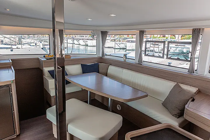 Lagoon 42 - 