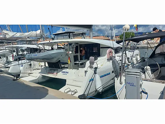 Lagoon 42