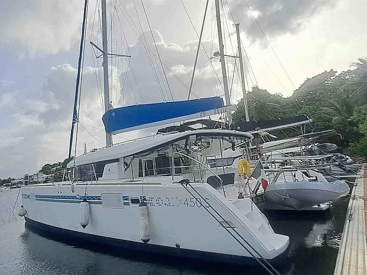 Lagoon 450 SporTop - External image