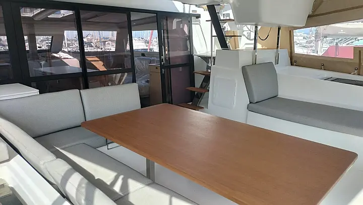 Aura 51 - 