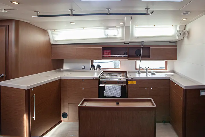 Oceanis 46.1 - Galley