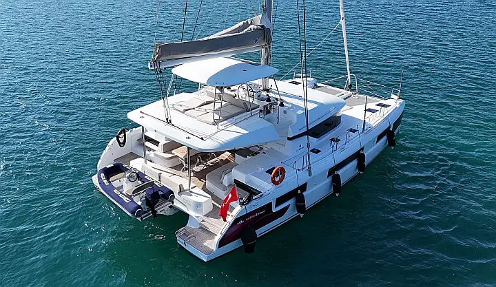 Lagoon 50 Owner's Version - 