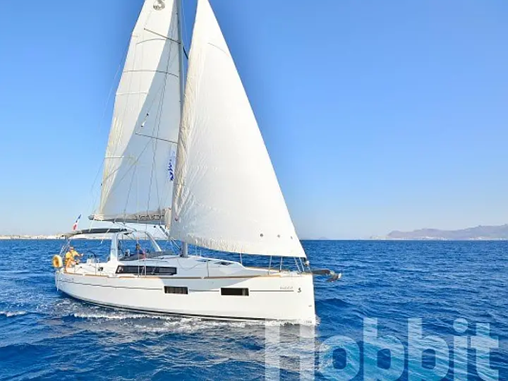 Oceanis 35 - External image