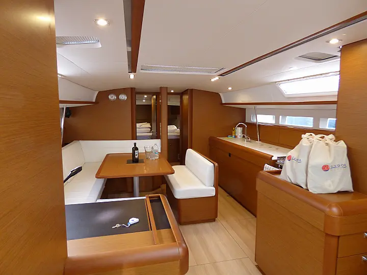Sun Odyssey 519 - 