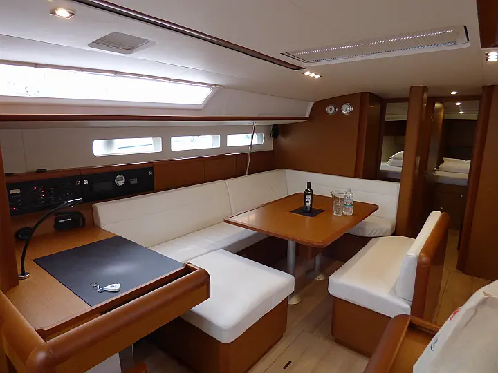Sun Odyssey 519 - 