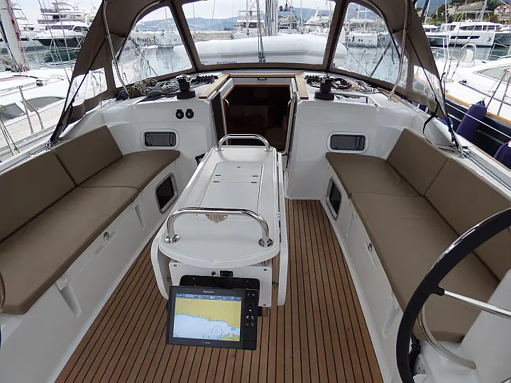 Sun Odyssey 519 - 