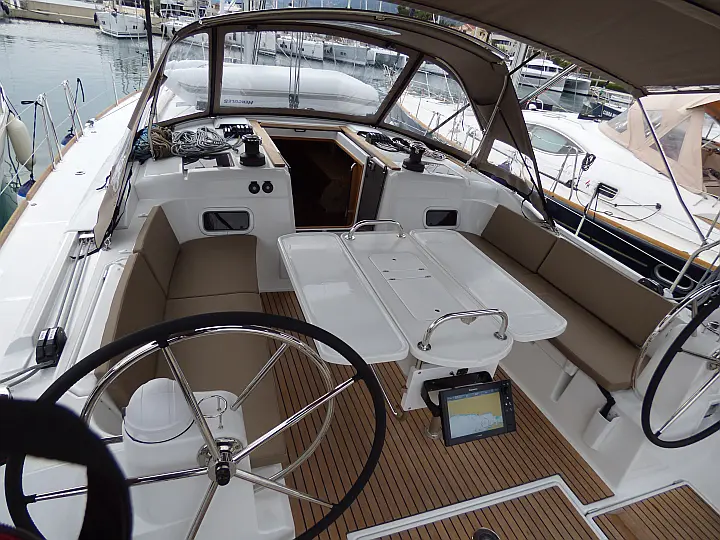 Sun Odyssey 519 - 