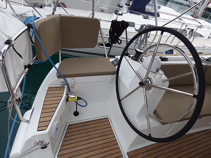 Sun Odyssey 519 - 