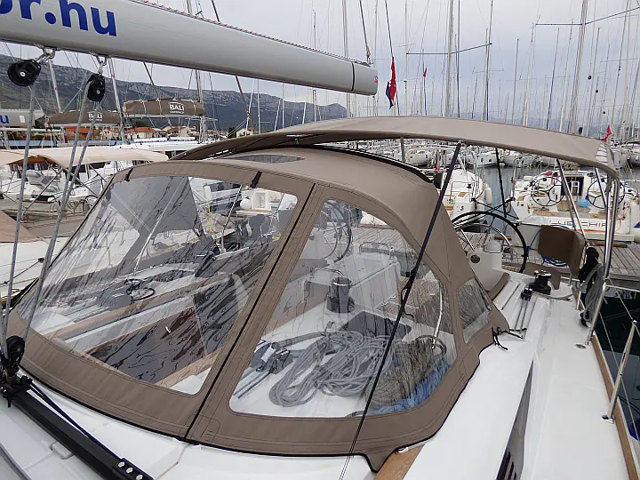 Sun Odyssey 519 - 