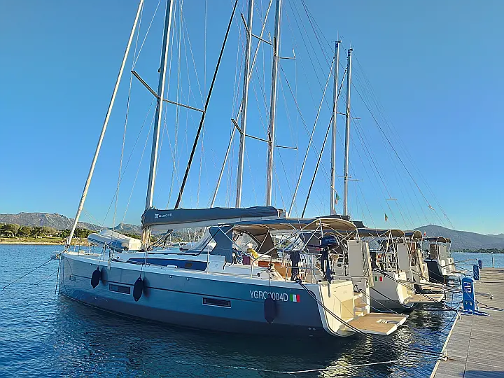 Dufour 430 Grand Large - External image
