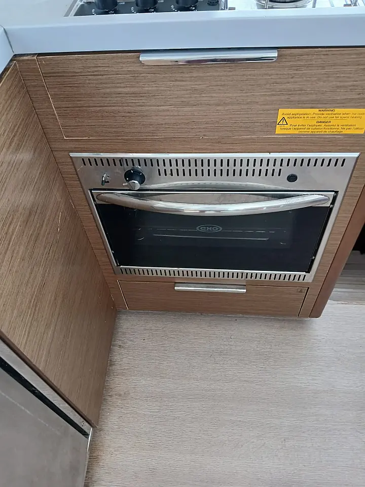 Lagoon 42 - Galley 2