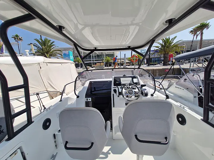 Beneteau Flyer 8 Sundeck - 