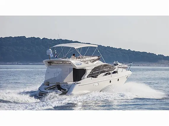 Azimut 43 Fly