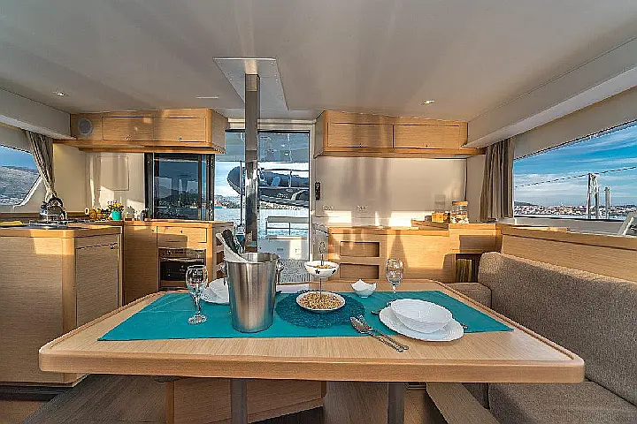 Lagoon 42 - 
