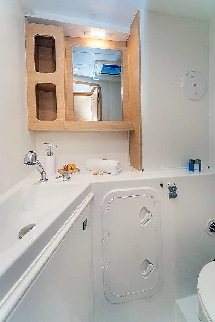 Lagoon 42 - 