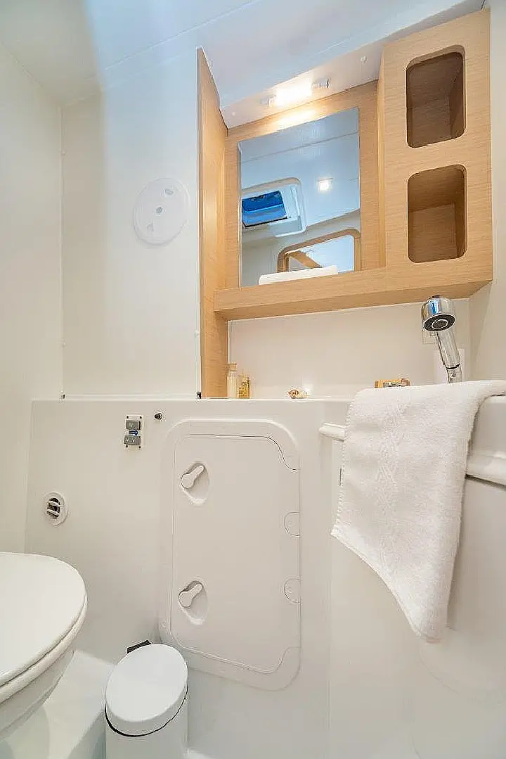 Lagoon 42 - 