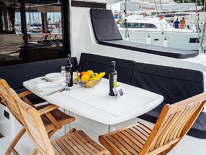 Lagoon 42 - 
