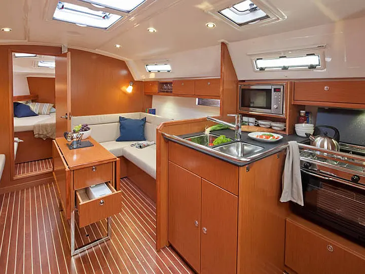 Bavaria Cruiser 36 - 