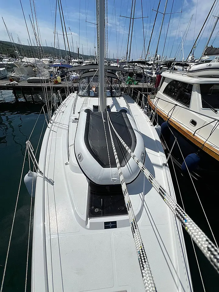 Bavaria C38 - 