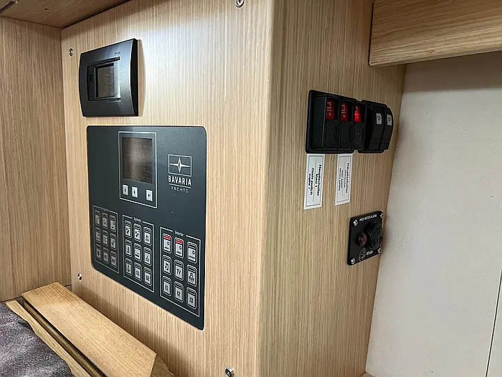 Bavaria C38 - 