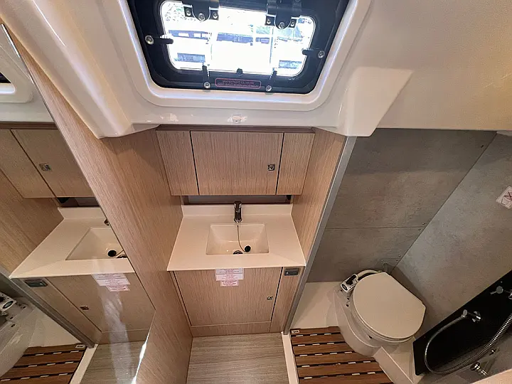 Bavaria C38 - 