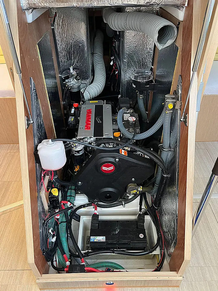 Bavaria C38 - 