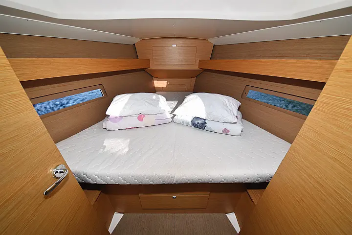 Dufour 382 - 