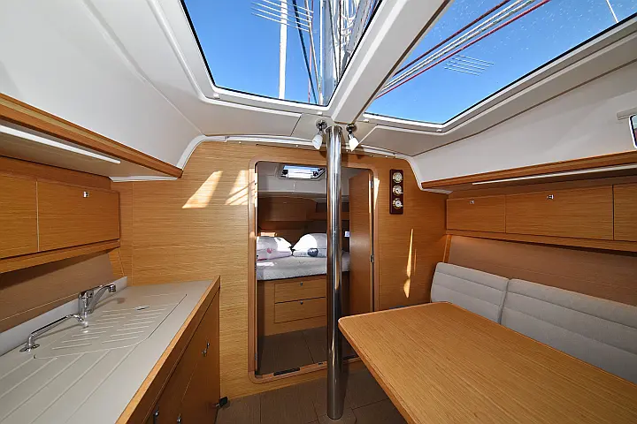 Dufour 382 - 